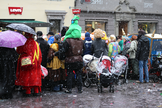 fasnacht_kinderumzug_am_weinmarkt