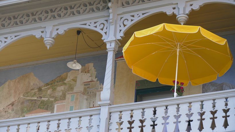 Schloss Spiez Sonnenschirm